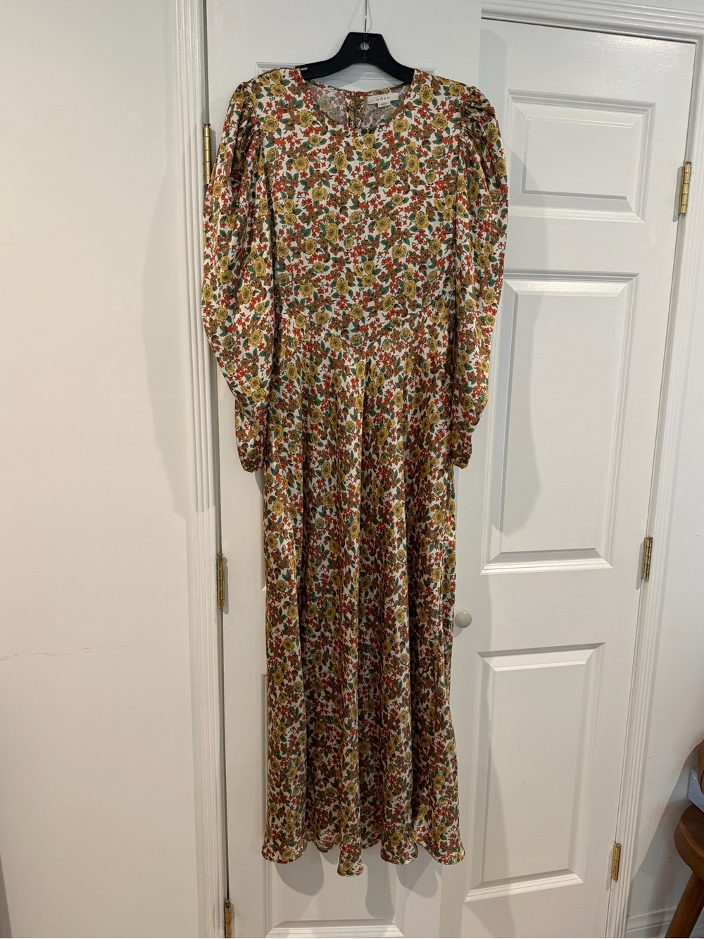 Doen Floral Maxi Dress in Multicolor - Lightweight Long Sleeve